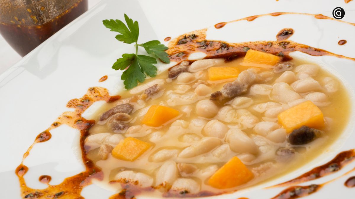 Alubias blancas con calabaza y panceta, una receta que querrás volver a preparar