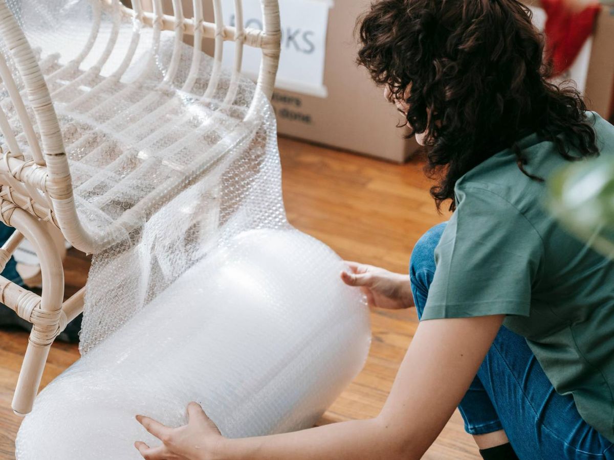 Protege zonas delicadas con papel de burbujas.