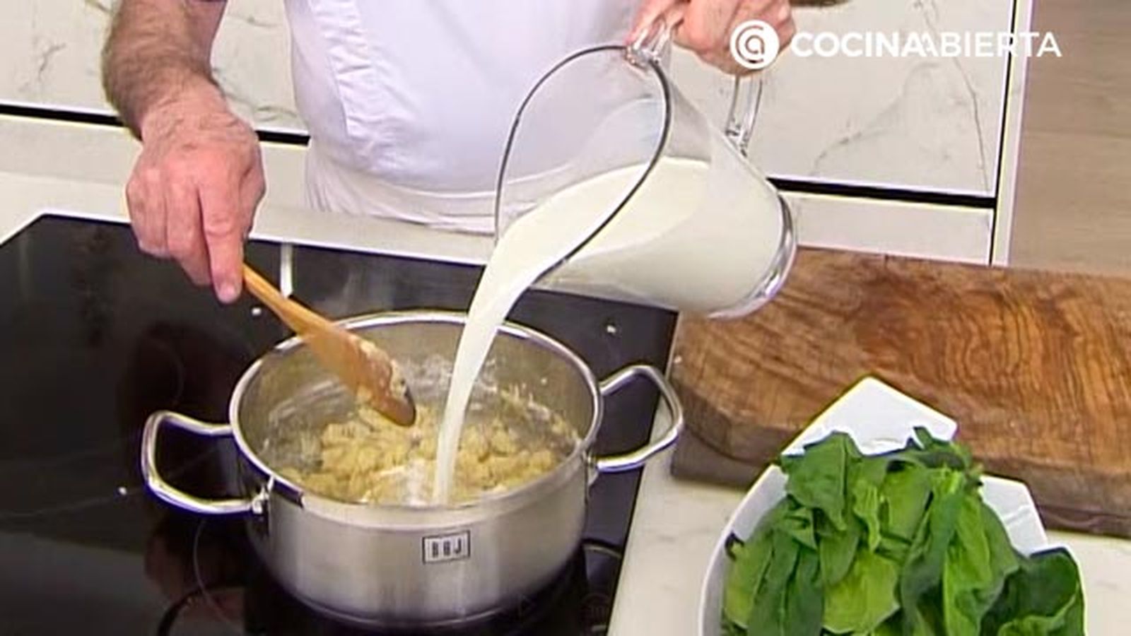 croquetas de espinacas de la abuela receta karlos arguinano karl67400321 paso2 croquetas de espinacas de la abuela receta karlos arguinano karl67400321 paso2