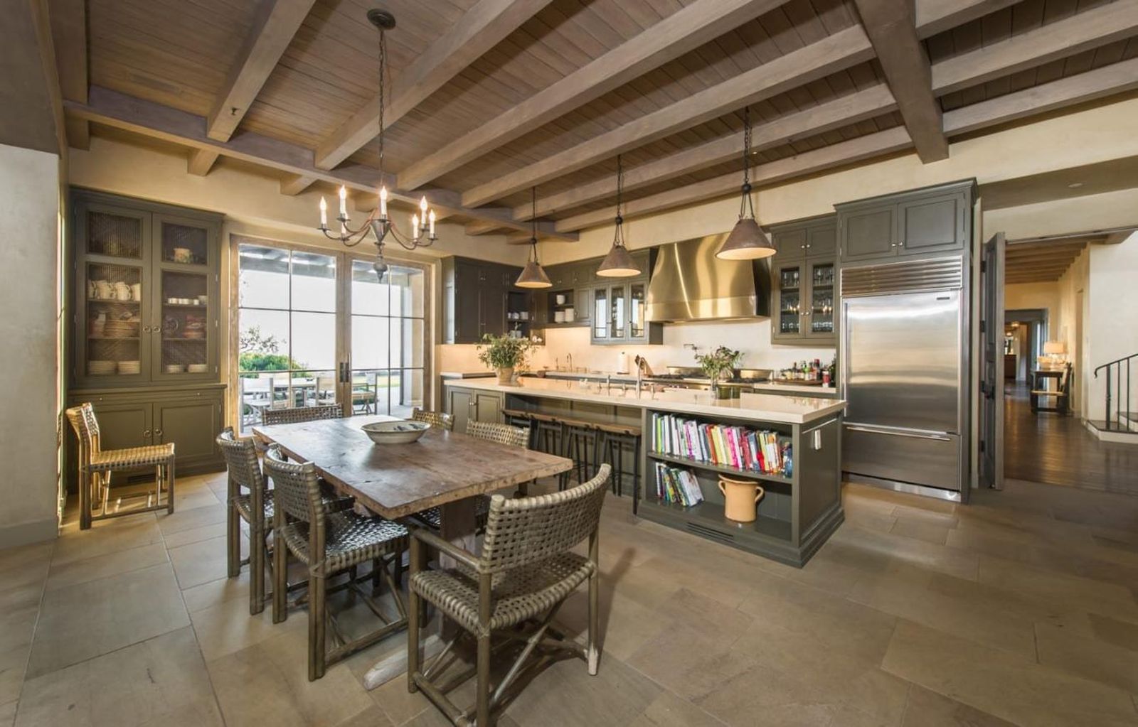 Cocina de estilo tradicional en madera.