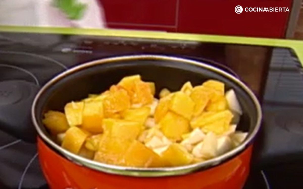 Cocina la fruta fresca hasta que esté bien tierna