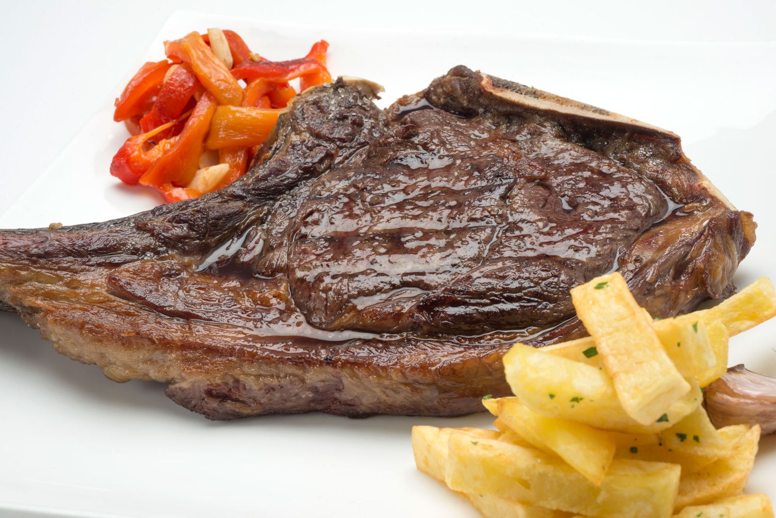 5615 Chuletillas con pimientos morrones y patatas fritas (1000) xl 5615 Chuletillas con pimientos morrones y patatas fritas (1000) xl
