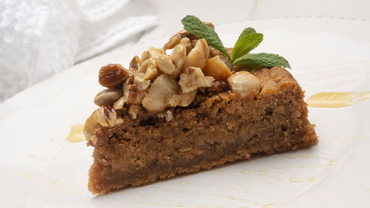Bizcocho de canela y frutos secos, receta de Eva Arguiñano