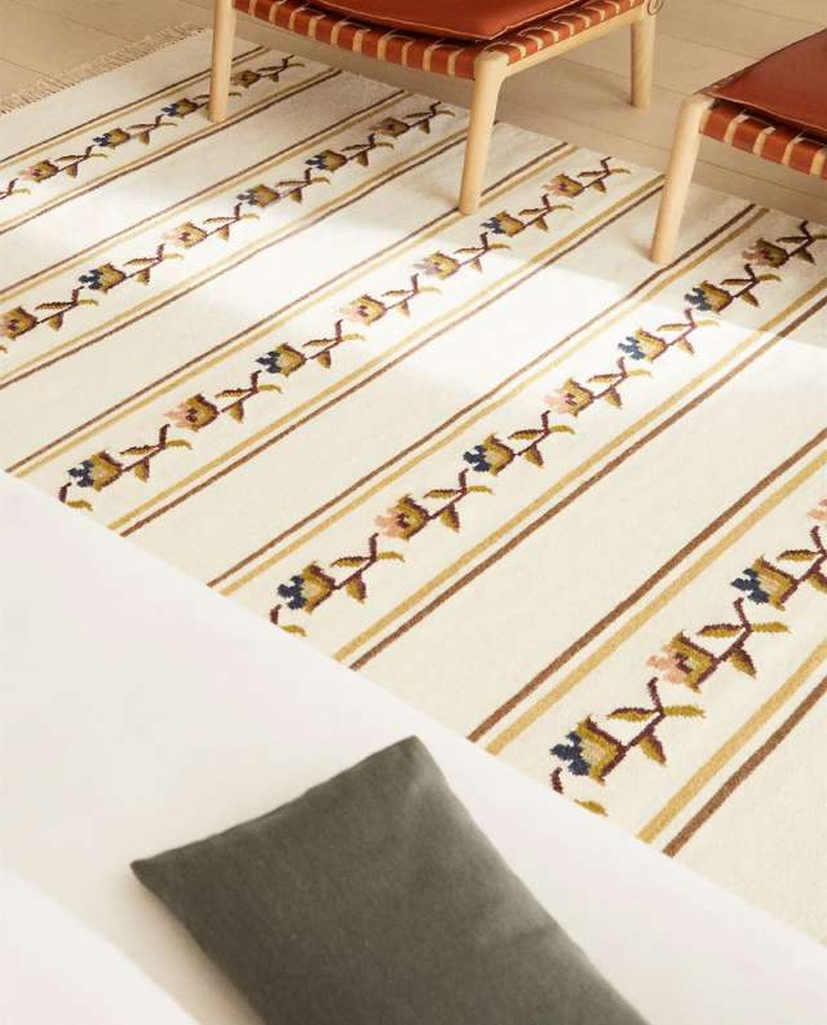 alfombra lana flores zara home