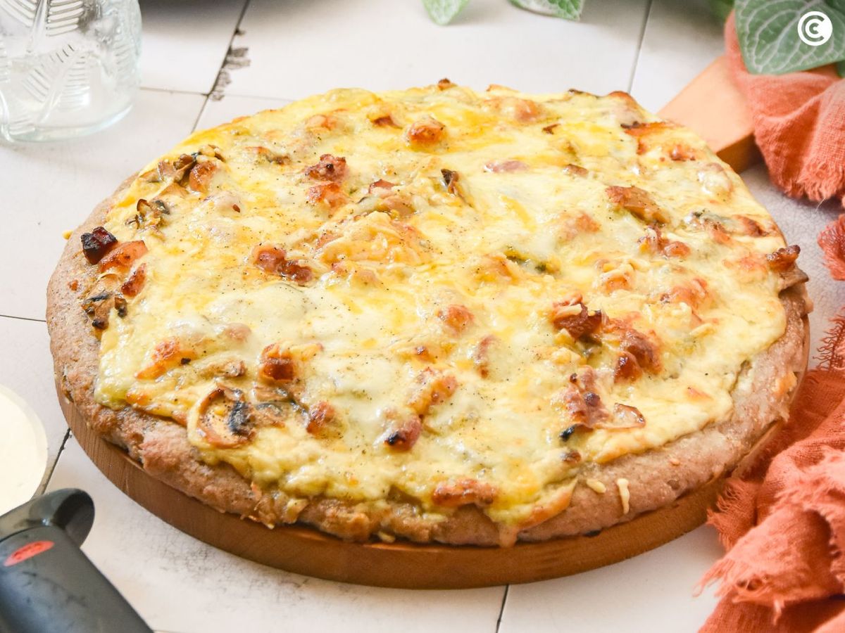 Pizza carbonara casera