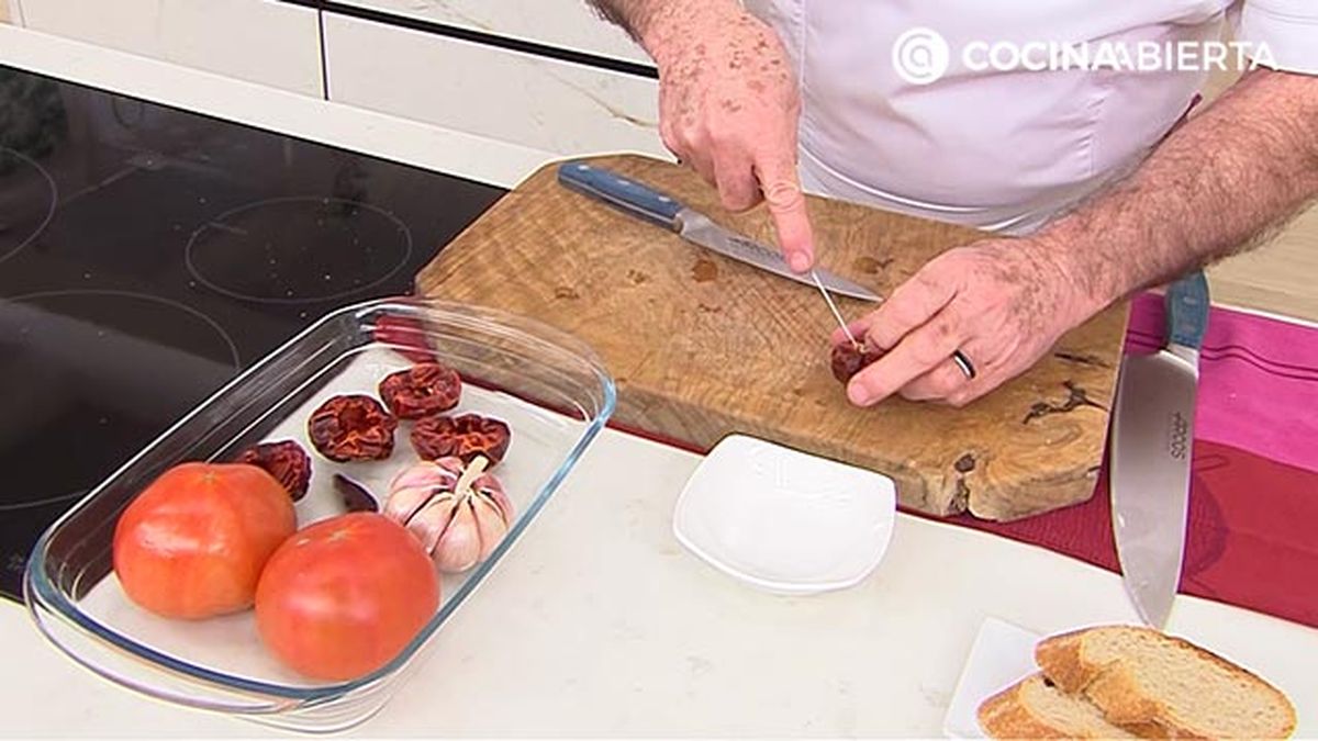 receta puerros asados horno con salsa romesco karlos arguinano KARL6721 paso1