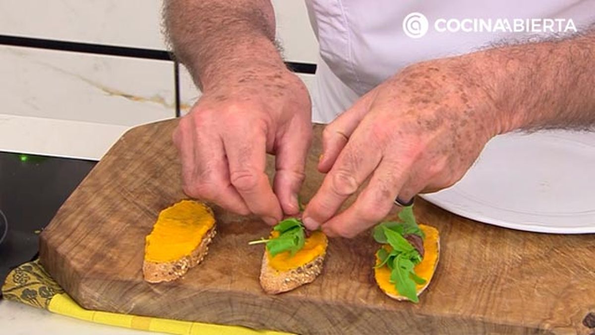 pintxos de anchoa con crema de zanahoria y rucula receta aperitivo facil karlos arguinano karl67970321 paso3