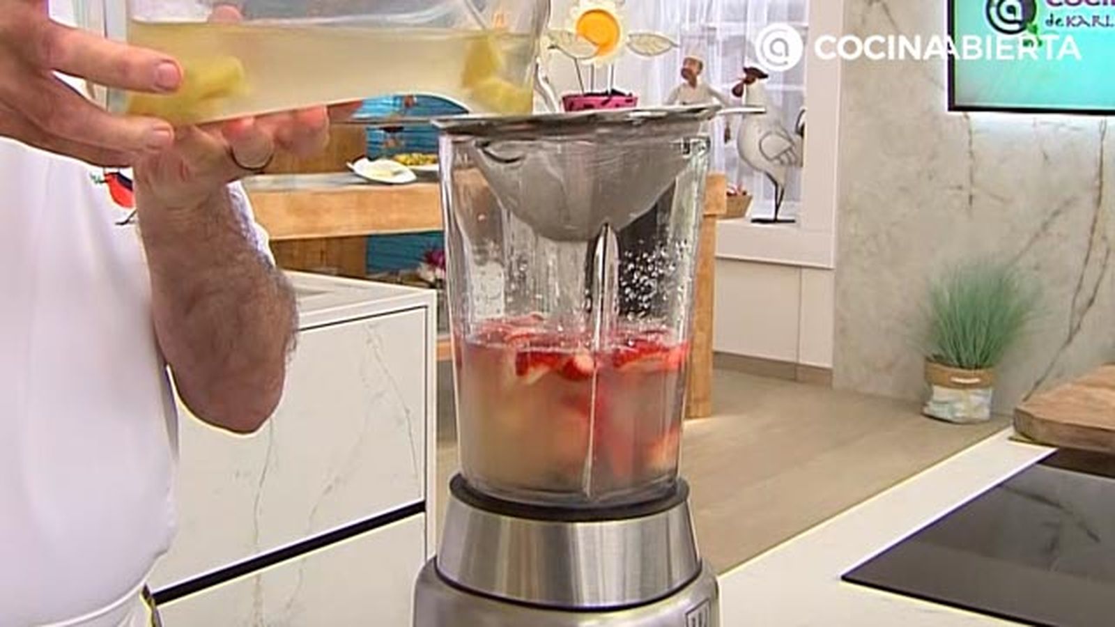 limonada de fresas y jengibre receta facil karlos arguinnao karl67660321 paso3 limonada de fresas y jengibre receta facil karlos arguinnao karl67660321 paso3