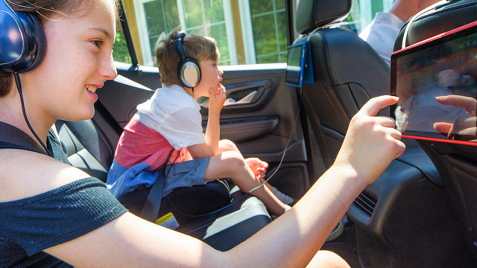 Revisar el coche antes de salir de viaje, poner aparato electronico Revisar el coche antes de salir de viaje, poner aparato electronico