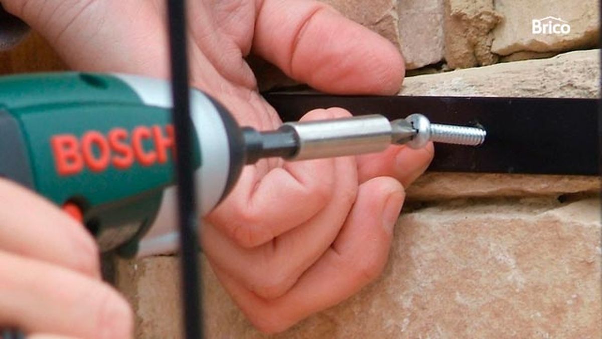 Sujeción para jardineras en ventana paso 7