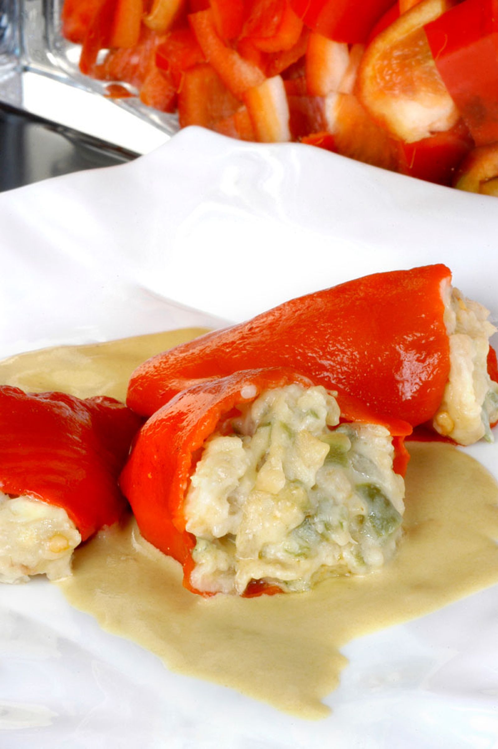 Piquillos rellenos de bacalao desmigado