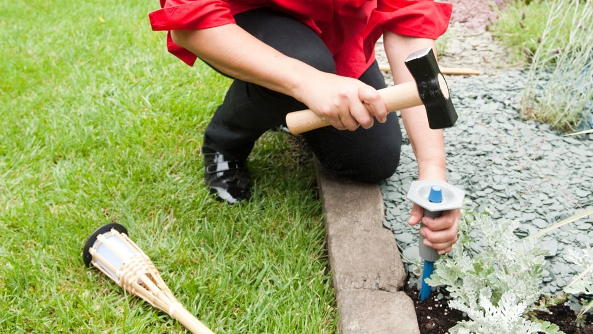 brico 0567 2 balizas jardin solares paso 2