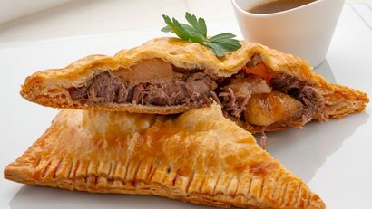 Hojaldre relleno de carrilleras y manzana, receta de Joseba Arguiñano