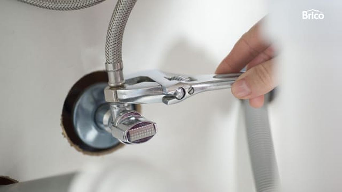 Bricomania 687 Instalar lavavajillas paso2